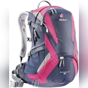 Deuter Futura 20 SL Blueberry/Magenta Rucksack Backpack Zips Rain Cover Preloved